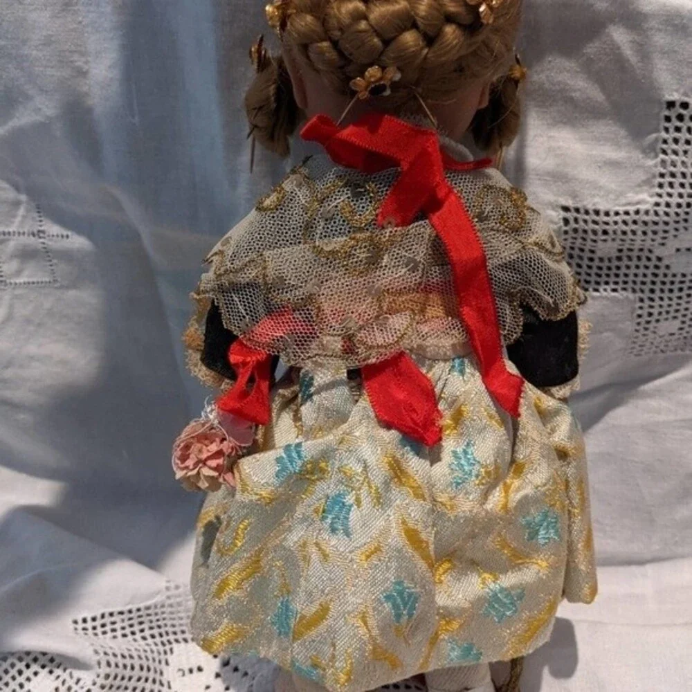 Vintage Linda Pirula with regional Valencian costume